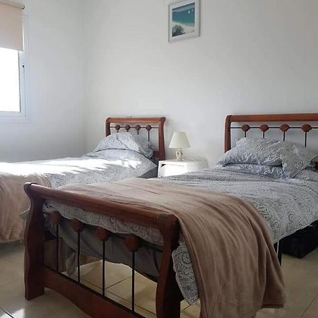 Armstrong Apartment Paralímni Kültér fotó