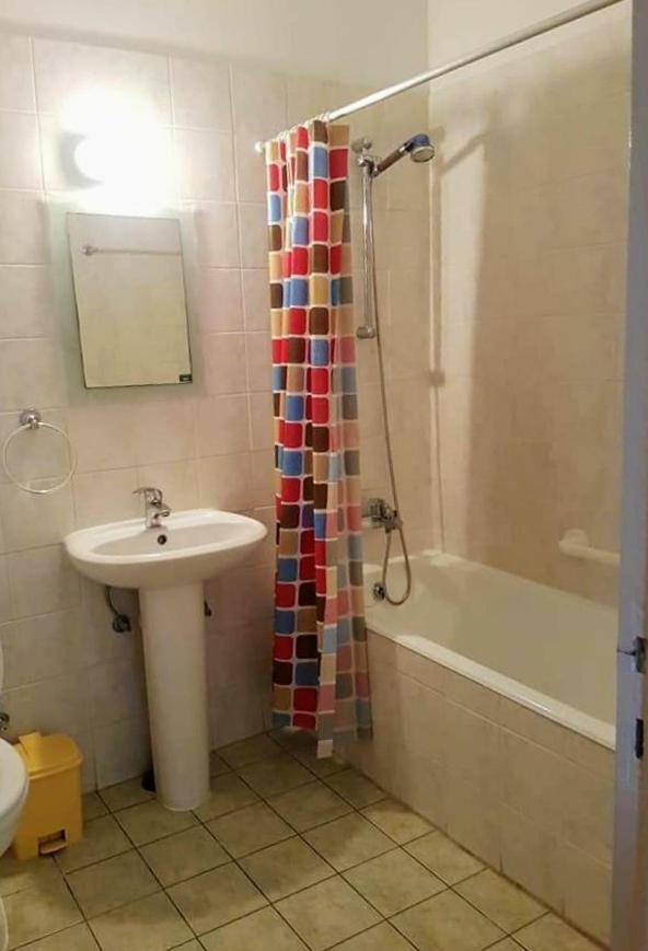 Armstrong Apartment Paralímni Kültér fotó