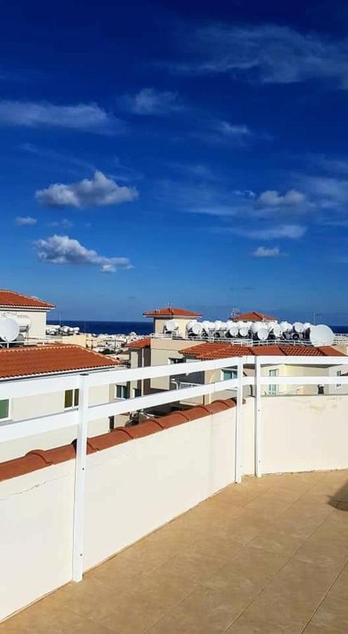 Armstrong Apartment Paralímni Kültér fotó