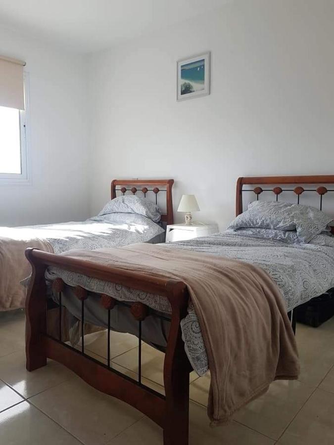 Armstrong Apartment Paralímni Kültér fotó